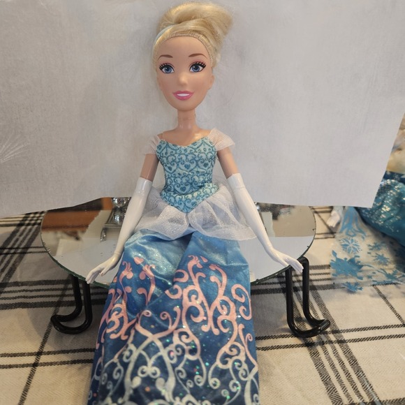 Disney Other - Disney Princess Royal Shimmer Cinderella  (‎ No Accessories)